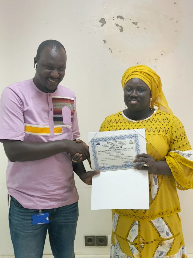 Découvrez comment MS Risk Assessment a accompagné la SENELEC en formant 200 de ses agents aux techniques d'évacuation d'urgence à travers Dakar.
